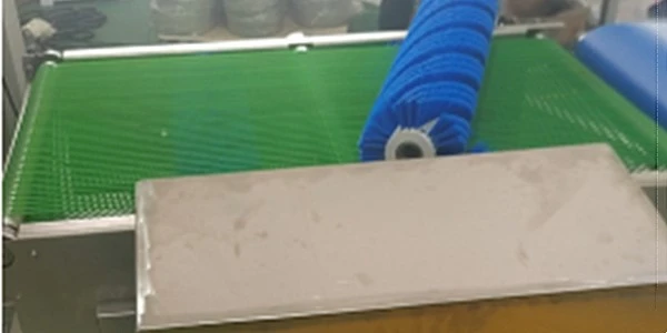 Surface Flour Sprinkling Brushing Surface Flour Sprinkling Brushing